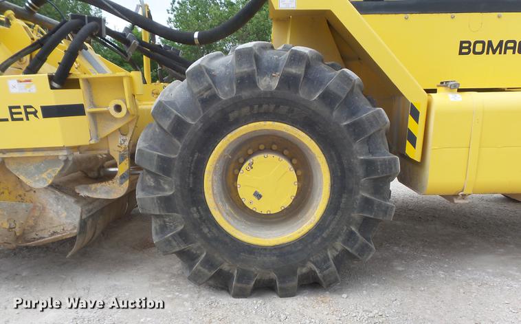 image for item DC7289 2011 Bomag MPH362R-2 recycler / stabilizer