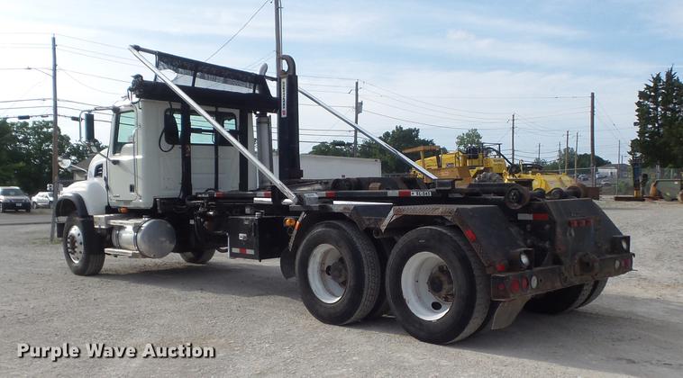 image for item DC7292 2007 Mack CV713 Granite hooklift truck