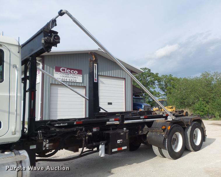 image for item DC7292 2007 Mack CV713 Granite hooklift truck