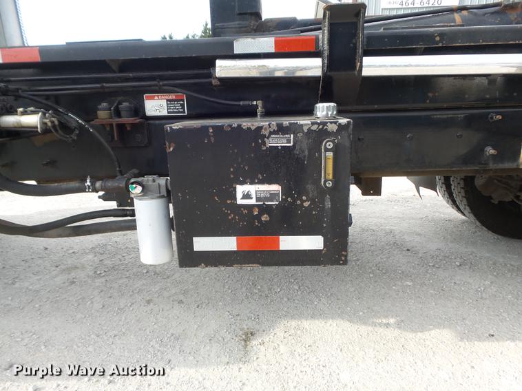 image for item DC7292 2007 Mack CV713 Granite hooklift truck