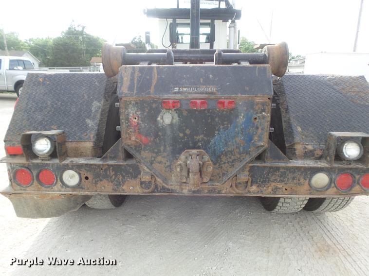 image for item DC7292 2007 Mack CV713 Granite hooklift truck