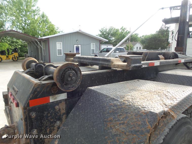 image for item DC7292 2007 Mack CV713 Granite hooklift truck