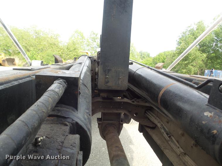 image for item DC7292 2007 Mack CV713 Granite hooklift truck