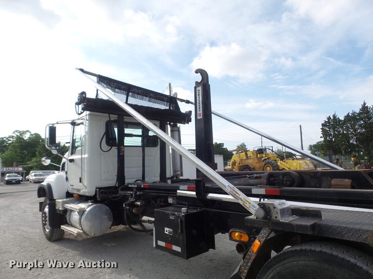 image for item DC7292 2007 Mack CV713 Granite hooklift truck