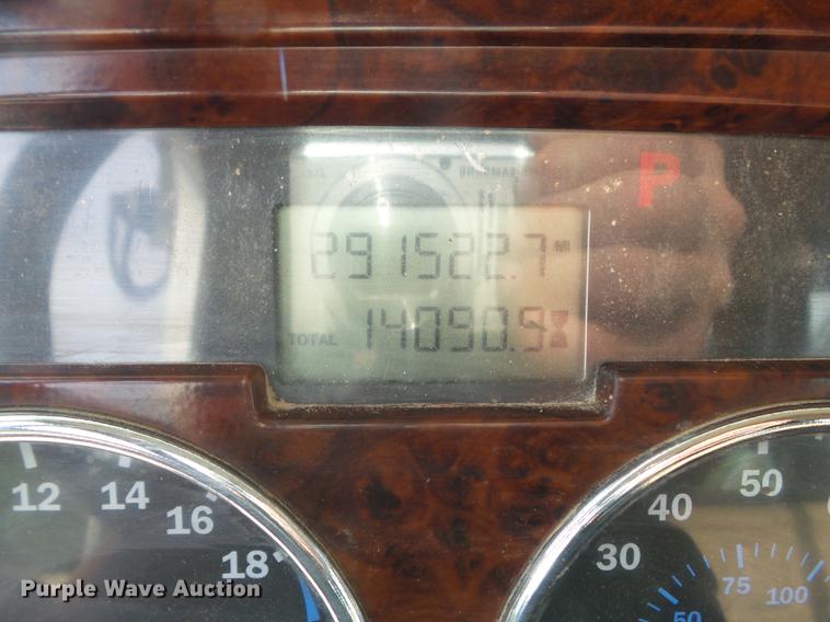 image for item DC7292 2007 Mack CV713 Granite hooklift truck