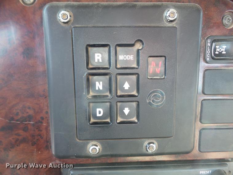 image for item DC7292 2007 Mack CV713 Granite hooklift truck