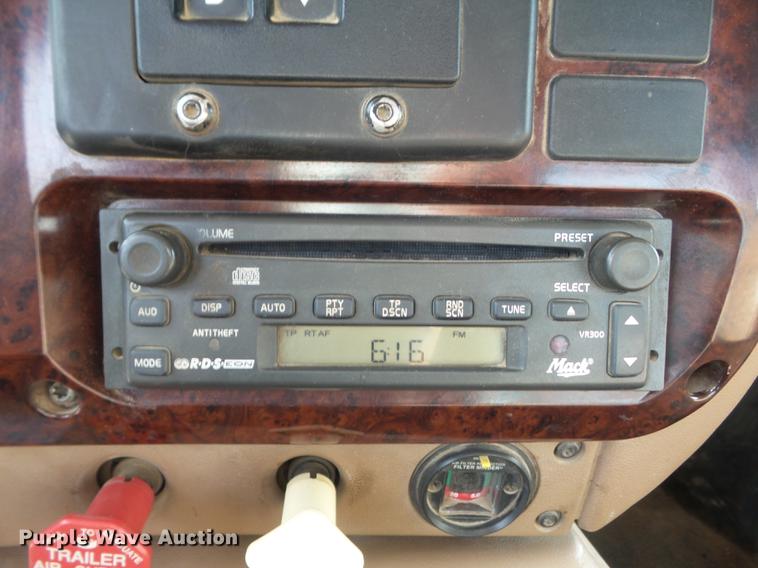 image for item DC7292 2007 Mack CV713 Granite hooklift truck