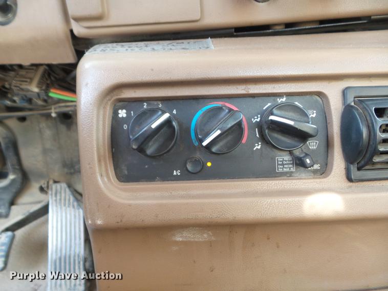 image for item DC7292 2007 Mack CV713 Granite hooklift truck