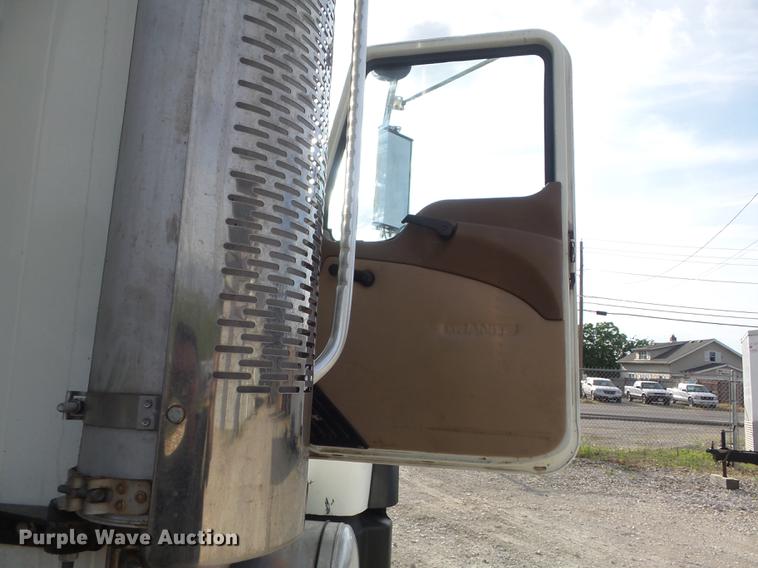 image for item DC7292 2007 Mack CV713 Granite hooklift truck