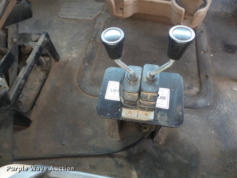 image for item DC7292 2007 Mack CV713 Granite hooklift truck