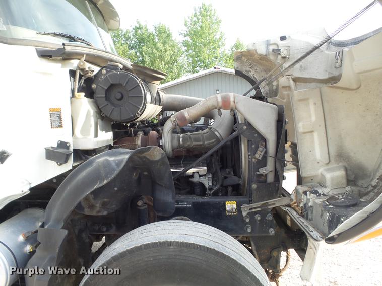 image for item DC7292 2007 Mack CV713 Granite hooklift truck