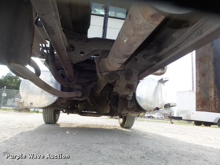 image for item DC7292 2007 Mack CV713 Granite hooklift truck