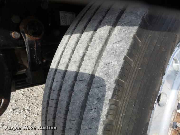 image for item DC7292 2007 Mack CV713 Granite hooklift truck