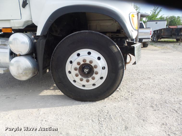 image for item DC7292 2007 Mack CV713 Granite hooklift truck