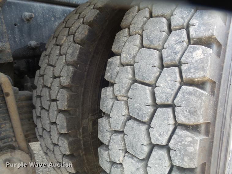 image for item DC7292 2007 Mack CV713 Granite hooklift truck