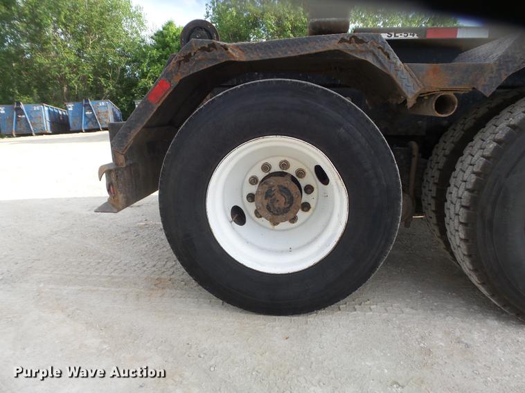 image for item DC7292 2007 Mack CV713 Granite hooklift truck