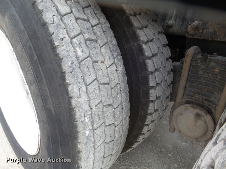 image for item DC7292 2007 Mack CV713 Granite hooklift truck