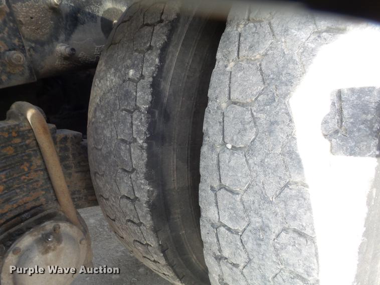 image for item DC7292 2007 Mack CV713 Granite hooklift truck