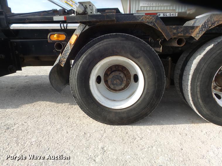 image for item DC7292 2007 Mack CV713 Granite hooklift truck