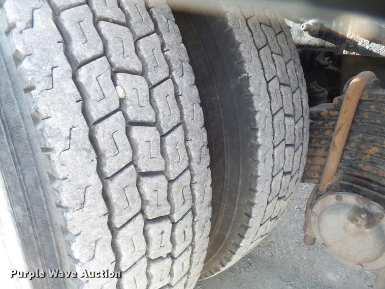 image for item DC7292 2007 Mack CV713 Granite hooklift truck