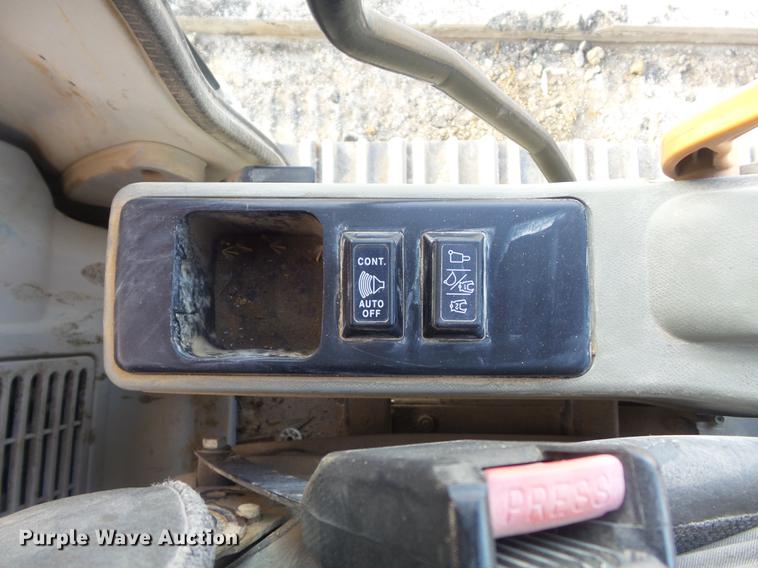 image for item DD7192 2003 Link Belt 210LX excavator