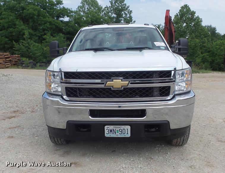 image for item DD7216 2011 Chevrolet Silverado 3500HD utility bed pickup truck