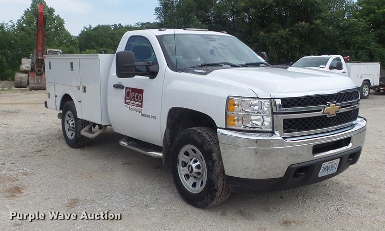 image for item DD7216 2011 Chevrolet Silverado 3500HD utility bed pickup truck