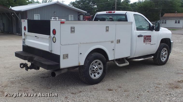 image for item DD7216 2011 Chevrolet Silverado 3500HD utility bed pickup truck