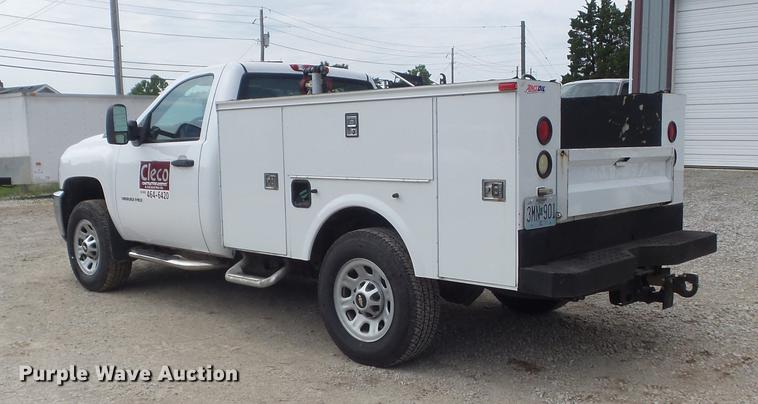 image for item DD7216 2011 Chevrolet Silverado 3500HD utility bed pickup truck