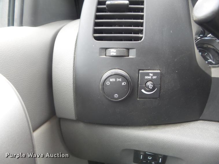 image for item DD7216 2011 Chevrolet Silverado 3500HD utility bed pickup truck