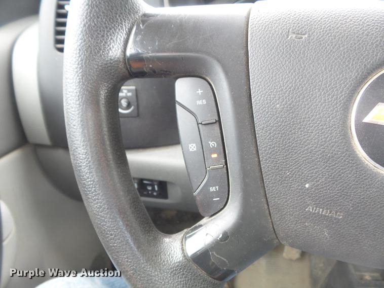 image for item DD7216 2011 Chevrolet Silverado 3500HD utility bed pickup truck