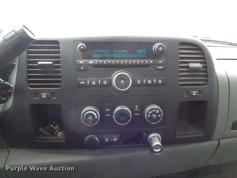 image for item DD7216 2011 Chevrolet Silverado 3500HD utility bed pickup truck