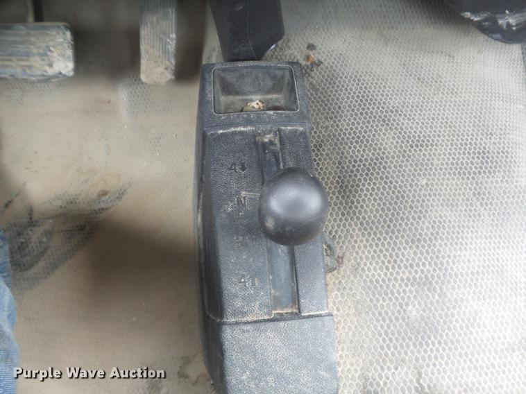 image for item DD7216 2011 Chevrolet Silverado 3500HD utility bed pickup truck