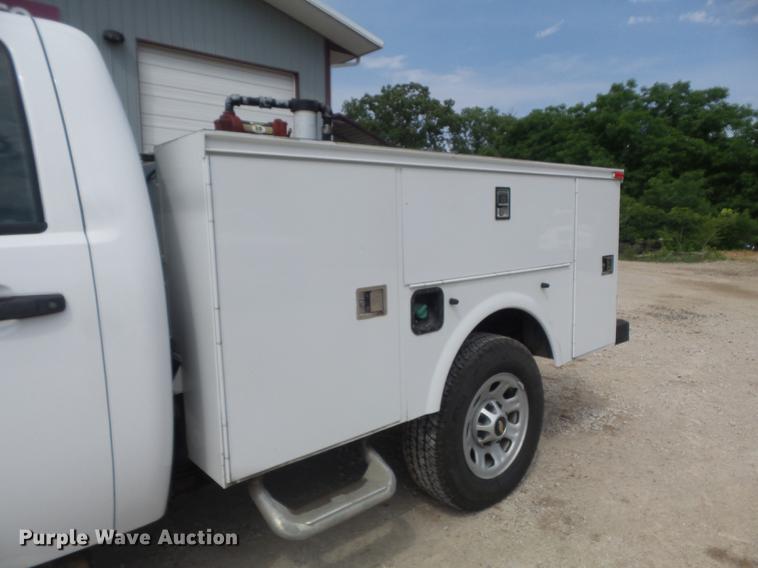 image for item DD7216 2011 Chevrolet Silverado 3500HD utility bed pickup truck