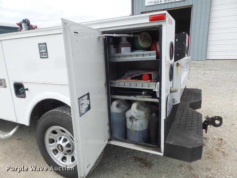 image for item DD7216 2011 Chevrolet Silverado 3500HD utility bed pickup truck