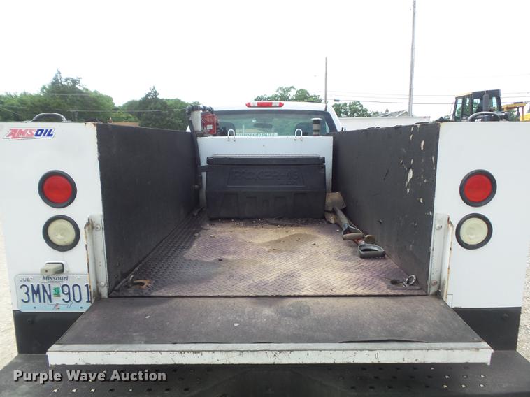 image for item DD7216 2011 Chevrolet Silverado 3500HD utility bed pickup truck