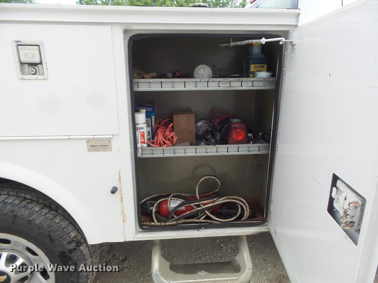 image for item DD7216 2011 Chevrolet Silverado 3500HD utility bed pickup truck