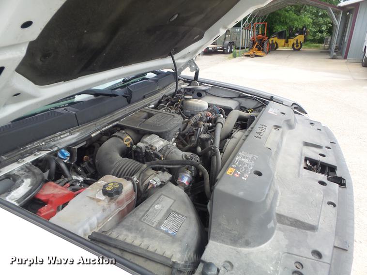 image for item DD7216 2011 Chevrolet Silverado 3500HD utility bed pickup truck