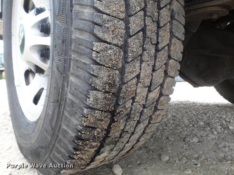 image for item DD7216 2011 Chevrolet Silverado 3500HD utility bed pickup truck