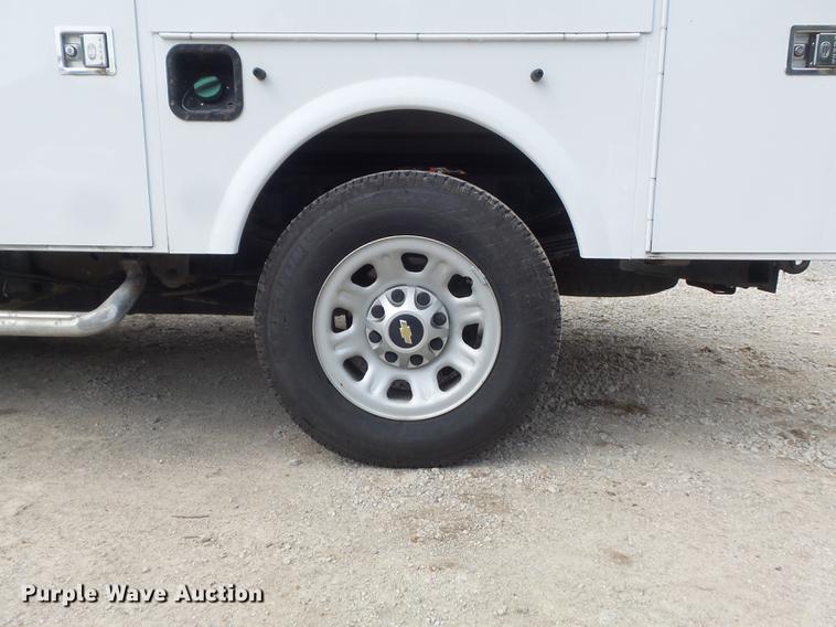 image for item DD7216 2011 Chevrolet Silverado 3500HD utility bed pickup truck