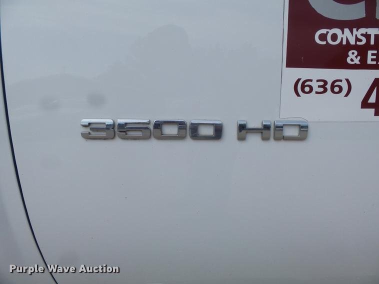 image for item DD7216 2011 Chevrolet Silverado 3500HD utility bed pickup truck