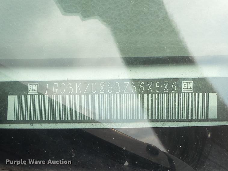 image for item DD7216 2011 Chevrolet Silverado 3500HD utility bed pickup truck