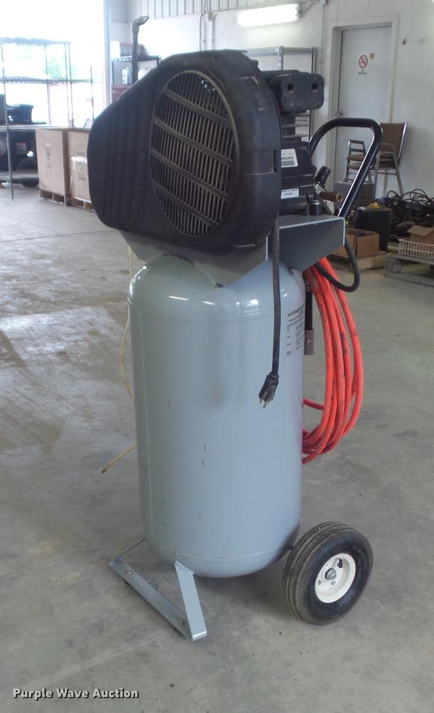image for item DM9920 Chicago Pneumatic RCP226VP air compressor