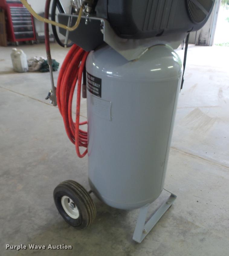 image for item DM9920 Chicago Pneumatic RCP226VP air compressor