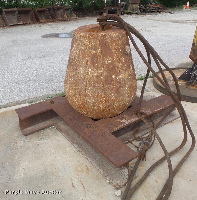 image for item DM9923 Wrecking ball