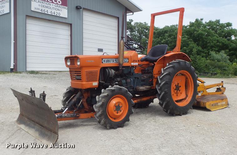 image for item DM9924 Kubota L185DT MFWD tractor