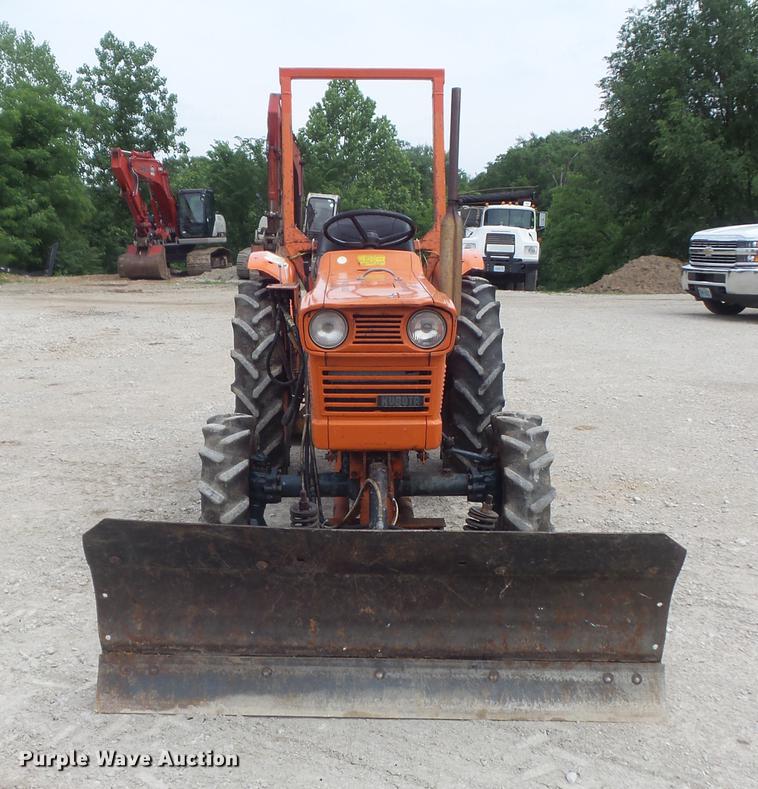 image for item DM9924 Kubota L185DT MFWD tractor