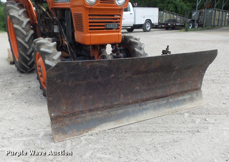 image for item DM9924 Kubota L185DT MFWD tractor