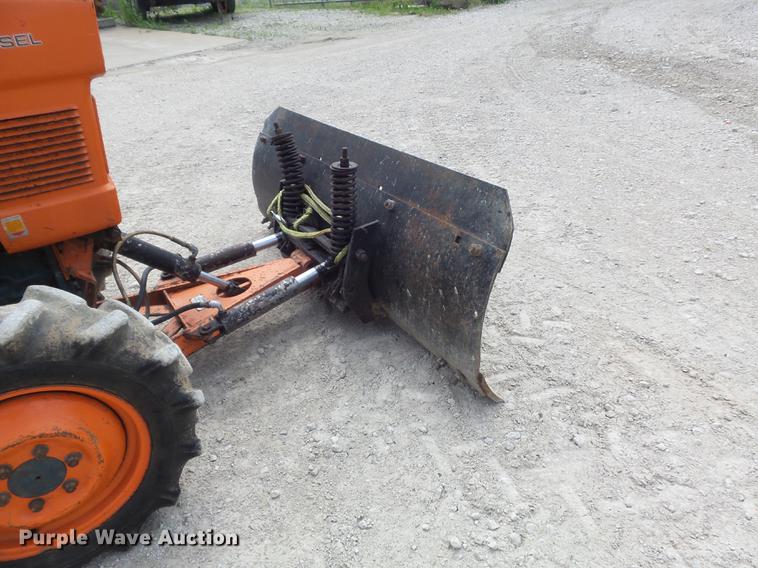 image for item DM9924 Kubota L185DT MFWD tractor