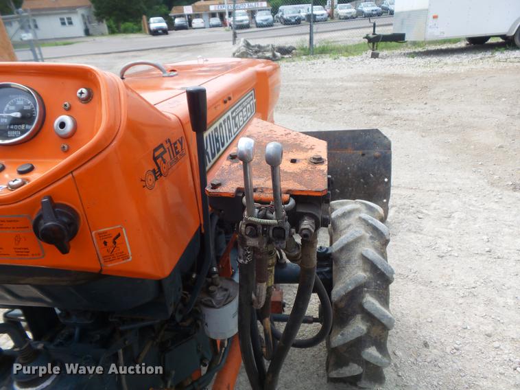 image for item DM9924 Kubota L185DT MFWD tractor